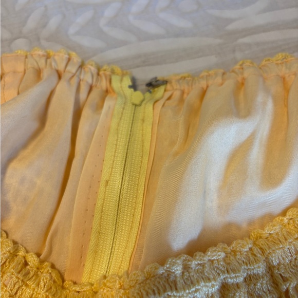 Gorgeous Vintage Yellow Crochet Skirt and Top Set - Picture 3 of 11